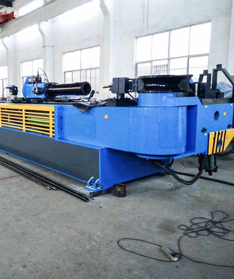 MÁQUINA DE DOBRAR TUBULAÇÃO